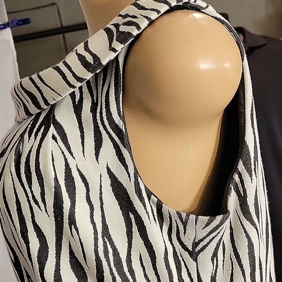 KARIN STEVENS RARE TOASTED ZEBRA PRINT SLEEVELESS ZIPPER CLOSURE DRESS - Picture 9 of 15